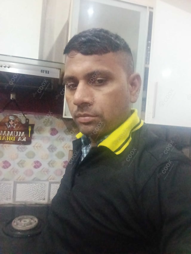 Chef from COOX at bookings. Professional cooks chefs at home