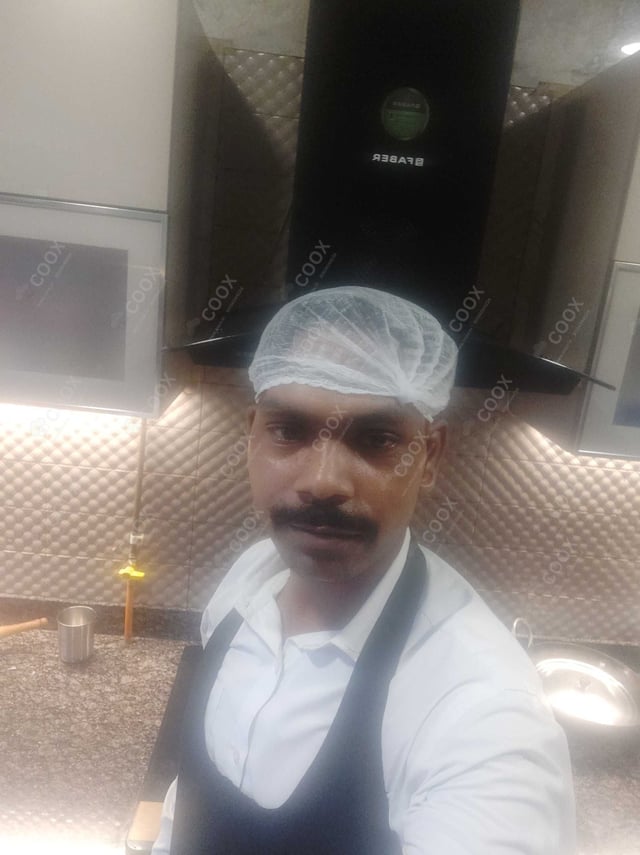 Chef from COOX at bookings. Professional cooks chefs at home