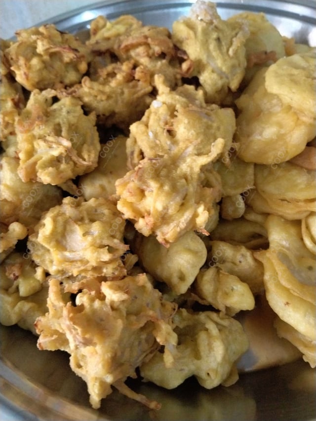 Delicious Mix Pakode prepared by COOX