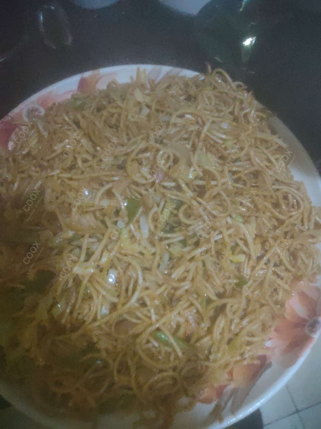 Delicious Veg Hakka Noodles prepared by COOX