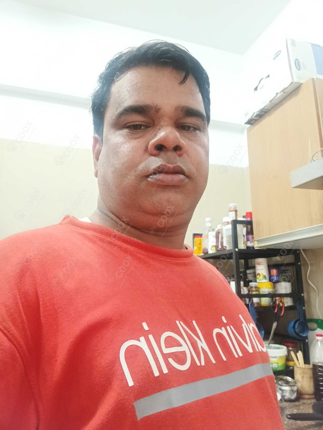 Chef from COOX at bookings. Professional cooks chefs at home