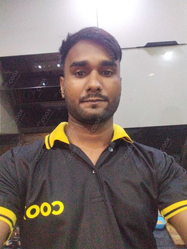 Chef from COOX at bookings. Professional cooks chefs at home