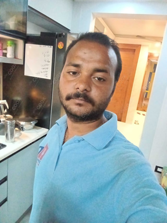 Chef from COOX at bookings. Professional cooks chefs at home