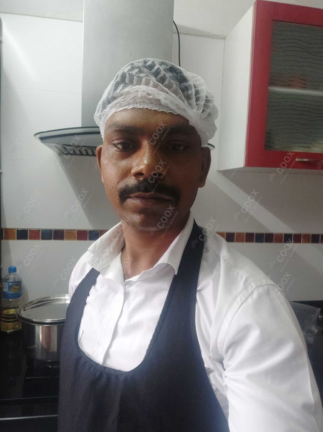 Chef from COOX at bookings. Professional cooks chefs at home