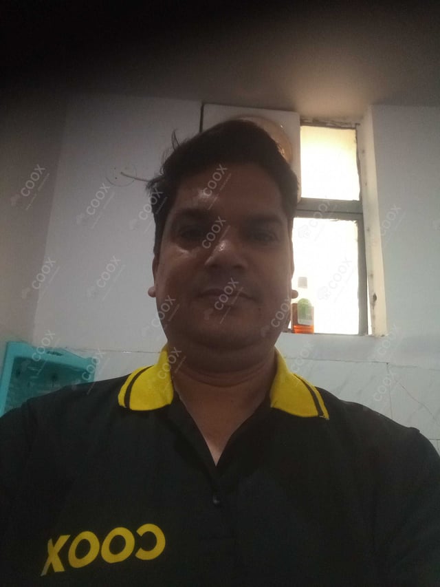 Chef from COOX at bookings. Professional cooks chefs at home