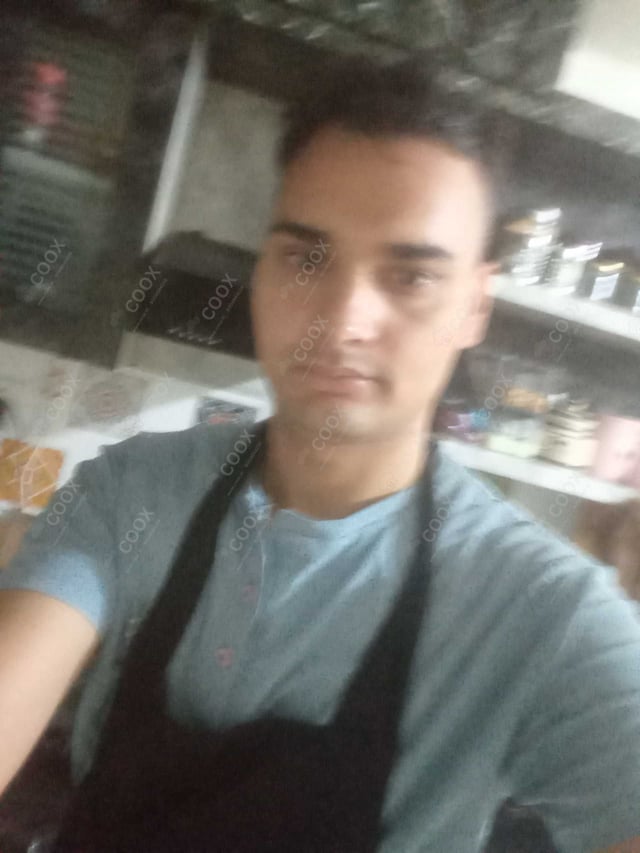 Chef from COOX at bookings. Professional cooks chefs at home