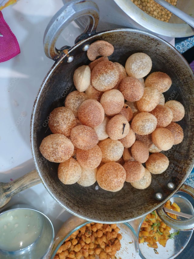 Delicious Gol Gappe (Pani Puri) prepared by COOX