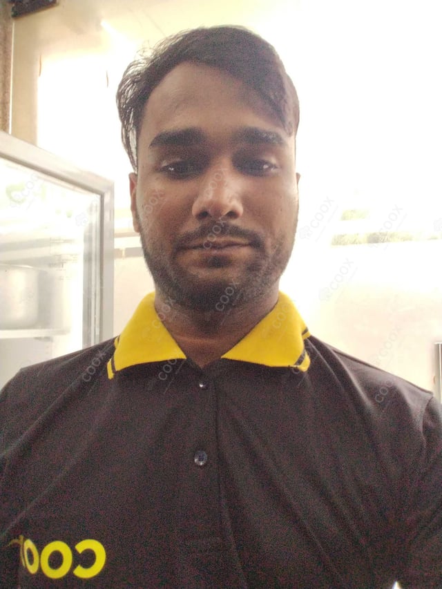 Chef from COOX at bookings. Professional cooks chefs at home