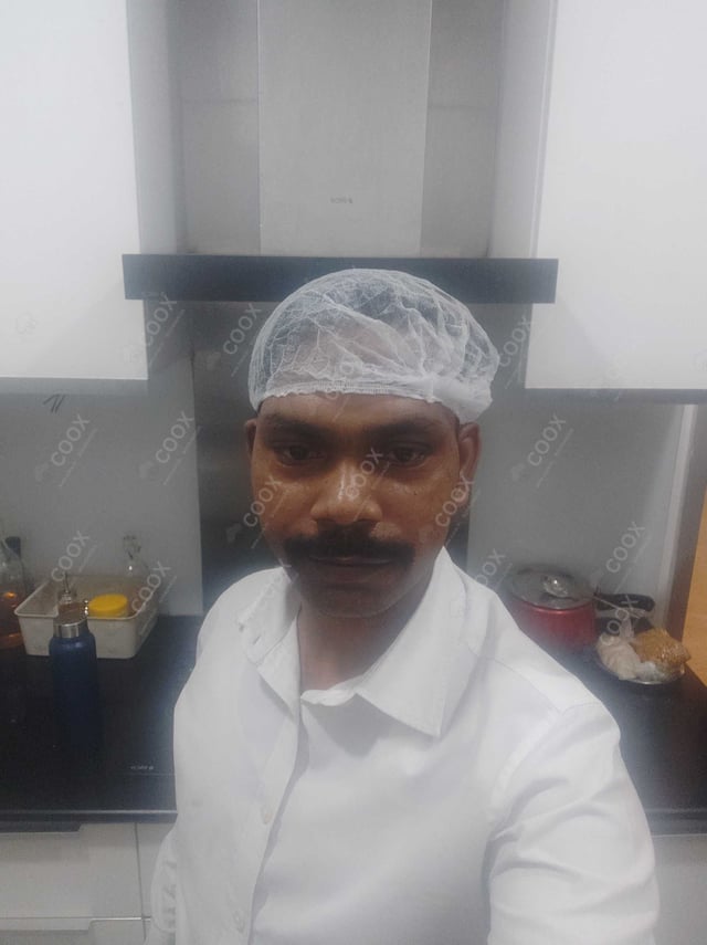 Chef from COOX at bookings. Professional cooks chefs at home