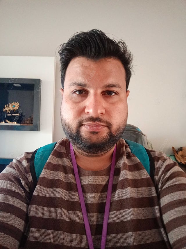 Chef from COOX at bookings. Professional cooks chefs at home