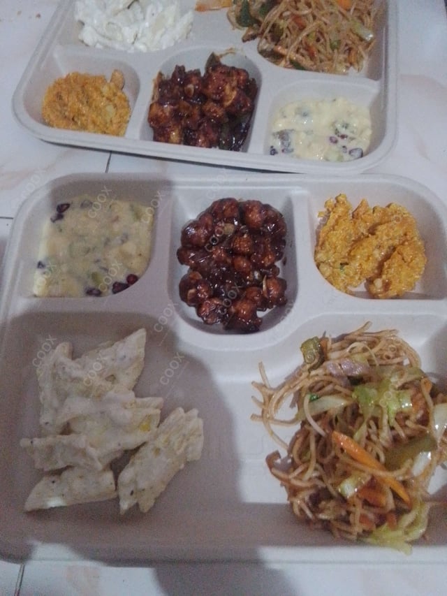 Delicious Veg Hakka Noodles prepared by COOX