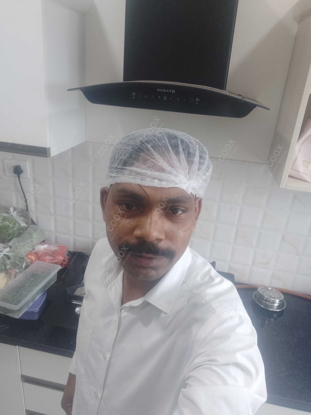 Chef from COOX at bookings. Professional cooks chefs at home