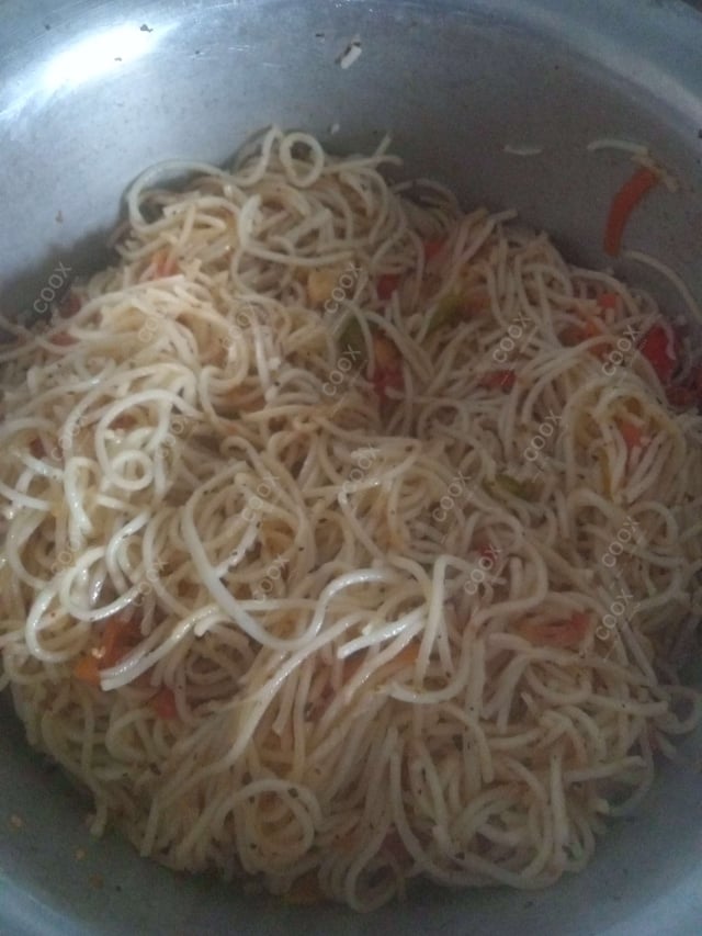 Delicious Veg Hakka Noodles prepared by COOX