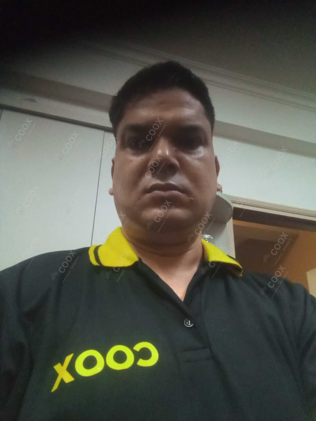 Chef from COOX at bookings. Professional cooks chefs at home