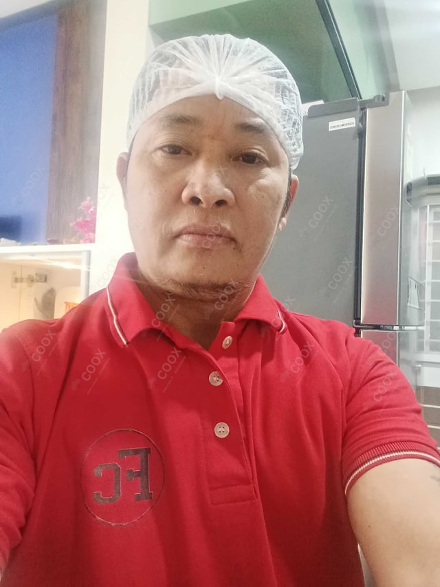 Chef from COOX at bookings. Professional cooks chefs at home