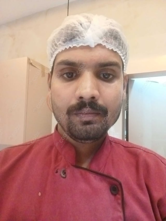 Chef from COOX at bookings. Professional cooks chefs at home