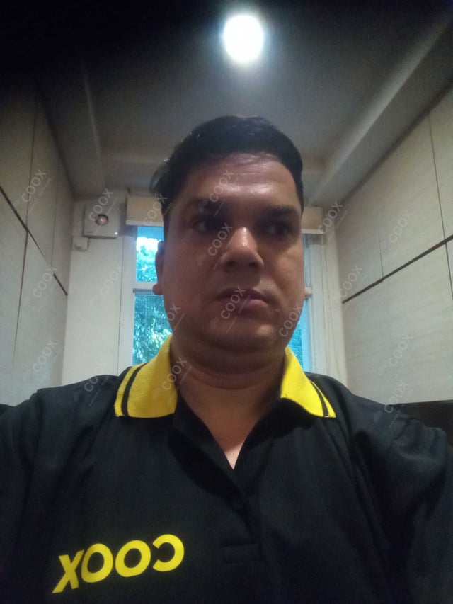 Chef from COOX at bookings. Professional cooks chefs at home