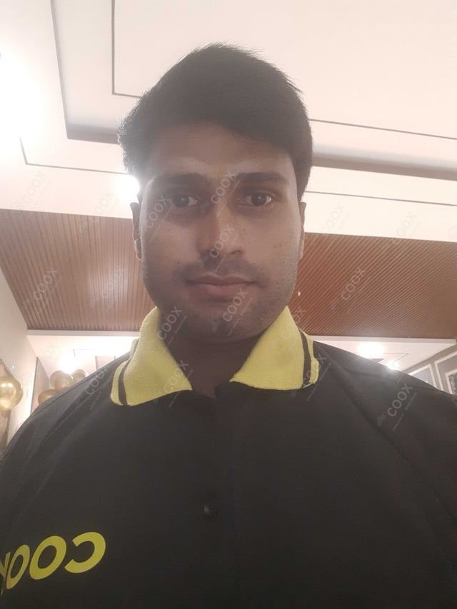 Chef from COOX at bookings. Professional cooks chefs at home