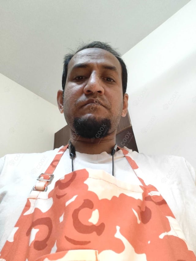 Chef from COOX at bookings. Professional cooks chefs at home