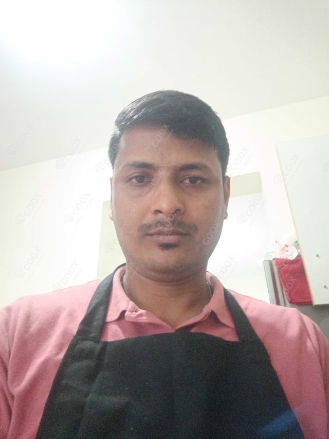 Chef from COOX at bookings. Professional cooks chefs at home