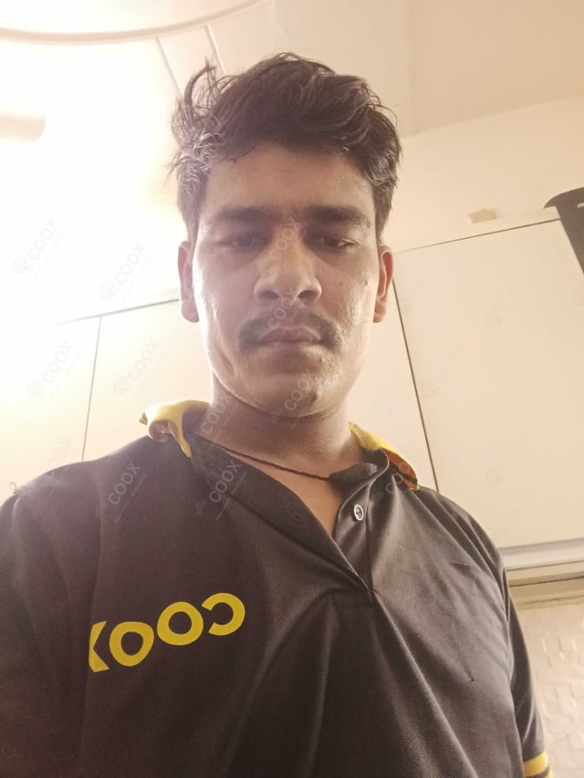 Chef from COOX at bookings. Professional cooks chefs at home
