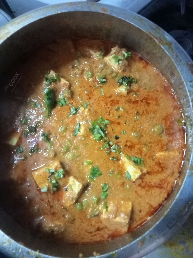 Delicious Matar Paneer prepared by COOX