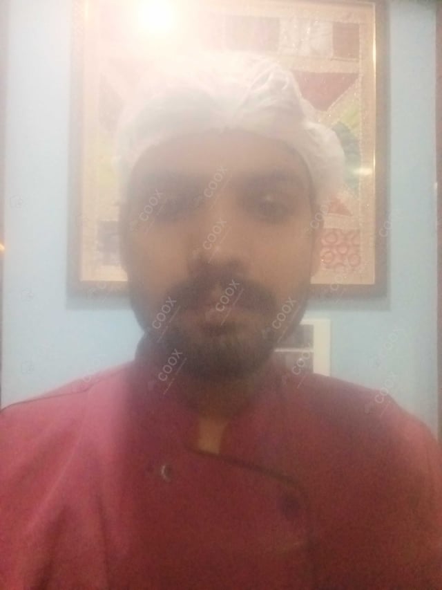 Chef from COOX at bookings. Professional cooks chefs at home