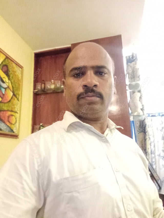 Chef from COOX at bookings. Professional cooks chefs at home