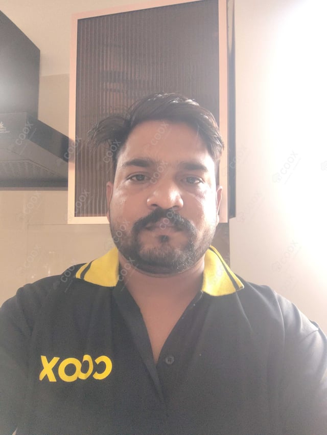 Chef from COOX at bookings. Professional cooks chefs at home