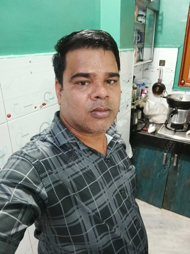 Chef from COOX at bookings. Professional cooks chefs at home