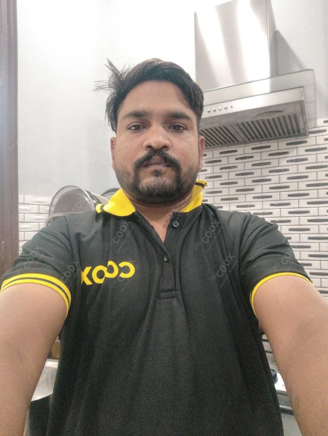 Chef from COOX at bookings. Professional cooks chefs at home