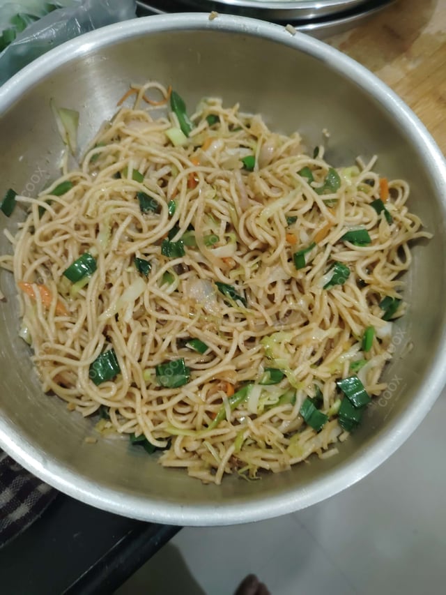 Delicious Veg Hakka Noodles prepared by COOX
