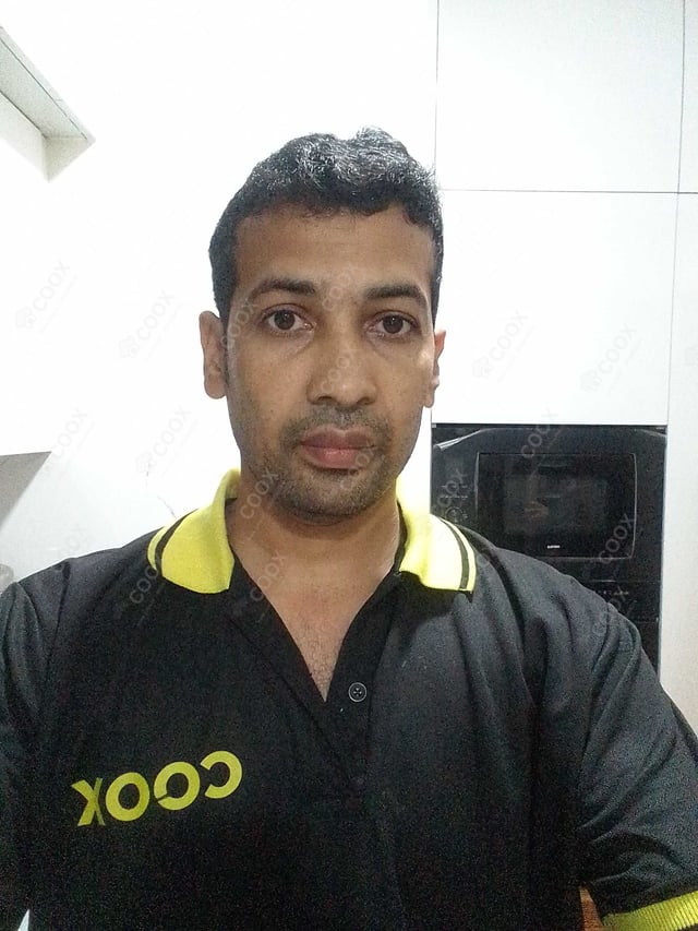 Chef from COOX at bookings. Professional cooks chefs at home