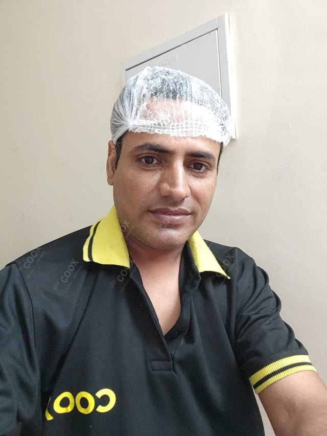 Chef from COOX at bookings. Professional cooks chefs at home