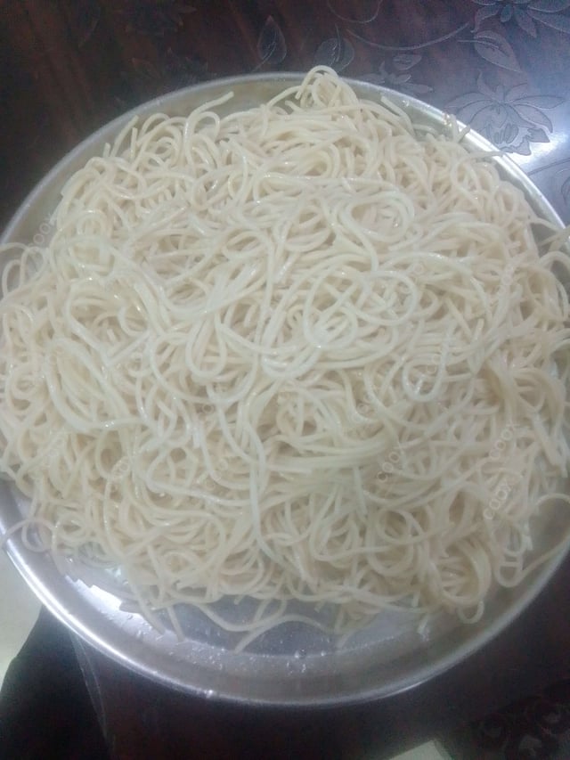 Delicious Veg Hakka Noodles prepared by COOX