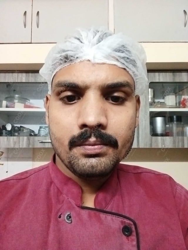 Chef from COOX at bookings. Professional cooks chefs at home