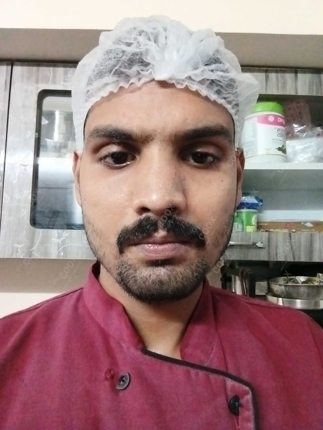 Chef from COOX at bookings. Professional cooks chefs at home