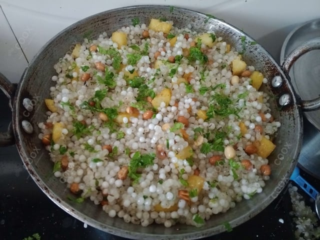 Delicious Sabudana Khichdi prepared by COOX