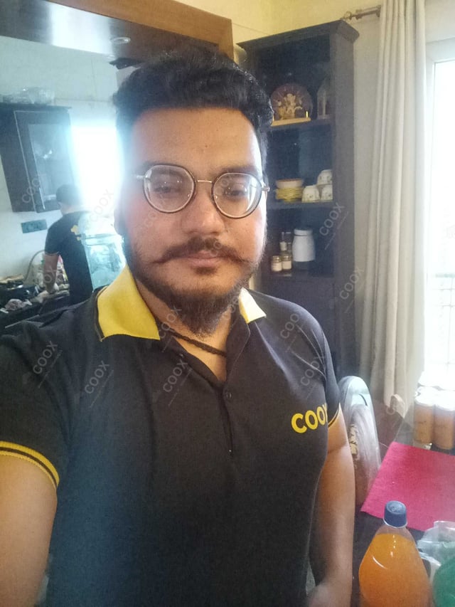 Chef from COOX at bookings. Professional cooks chefs at home