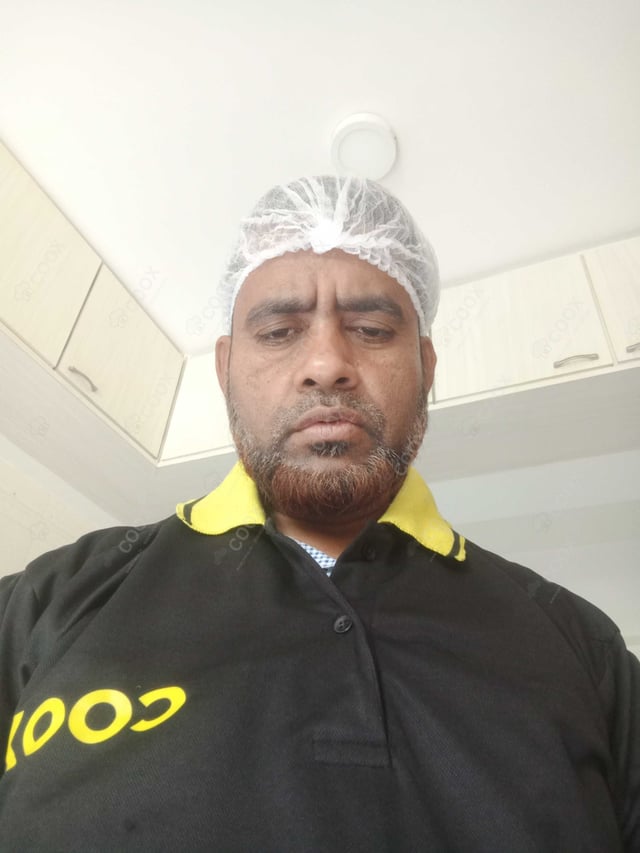 Chef from COOX at bookings. Professional cooks chefs at home