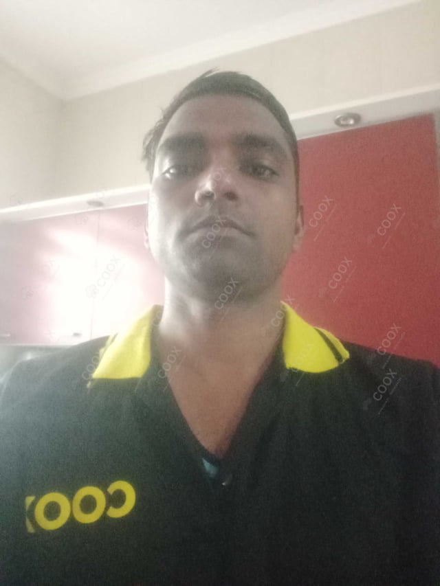 Chef from COOX at bookings. Professional cooks chefs at home