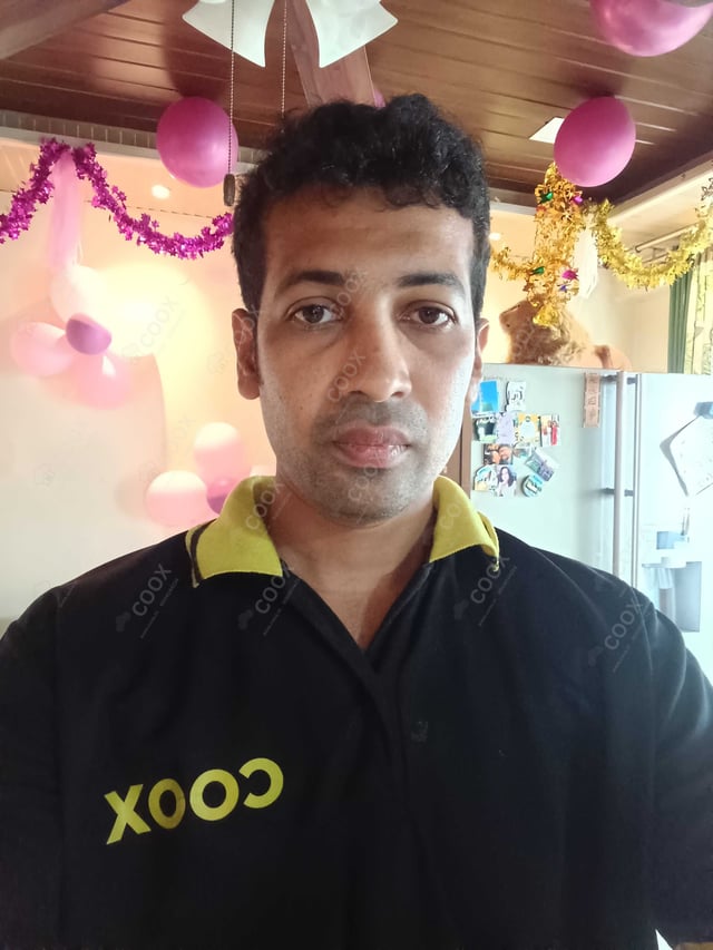 Chef from COOX at bookings. Professional cooks chefs at home