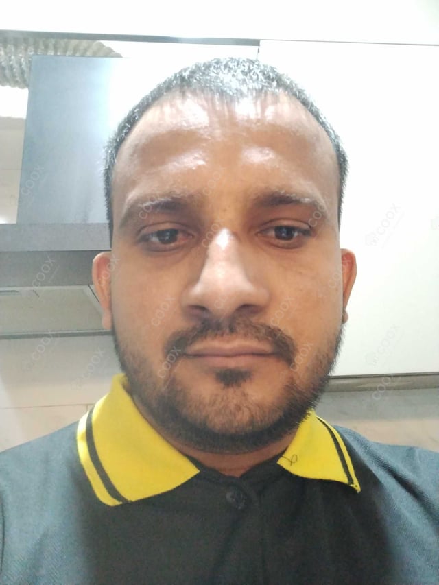 Chef from COOX at bookings. Professional cooks chefs at home
