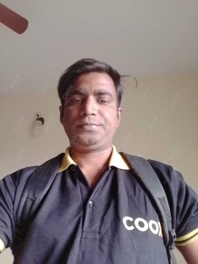 Chef from COOX at bookings. Professional cooks chefs at home