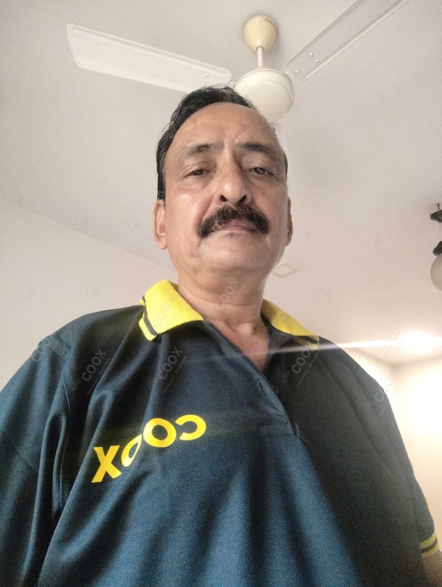 Chef from COOX at bookings. Professional cooks chefs at home