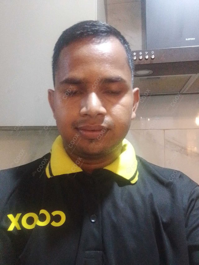 Chef from COOX at bookings. Professional cooks chefs at home