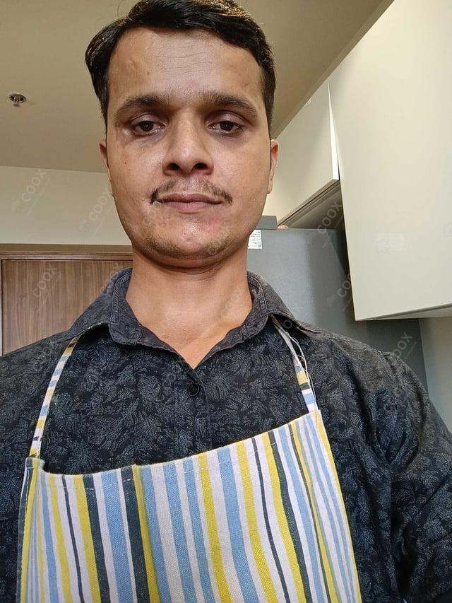 Chef from COOX at bookings. Professional cooks chefs at home