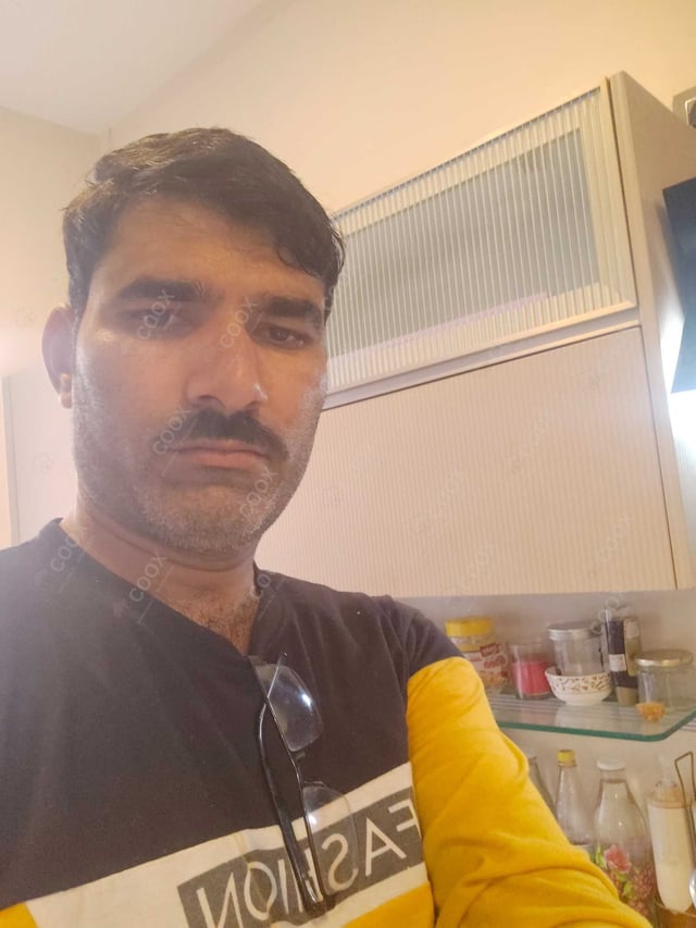 Chef from COOX at bookings. Professional cooks chefs at home