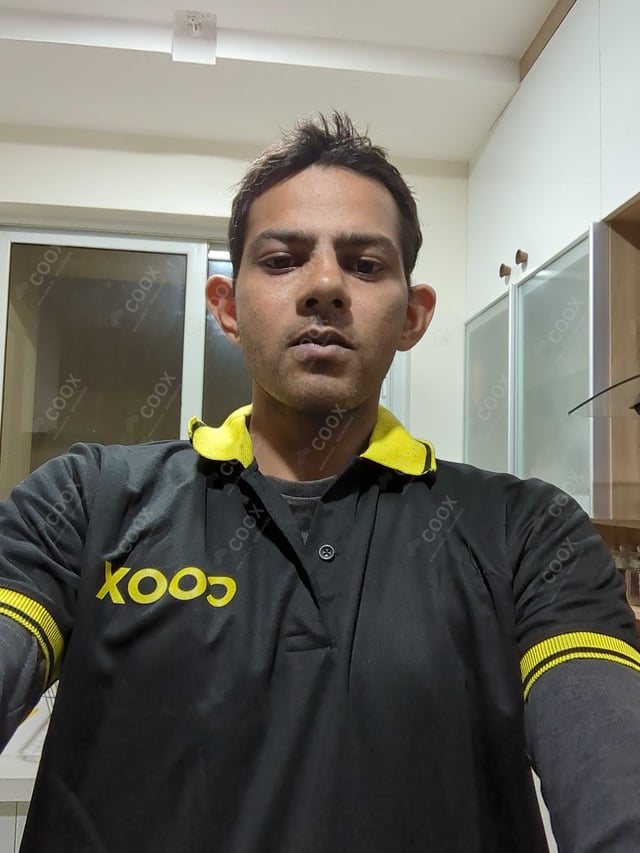 Chef from COOX at bookings. Professional cooks chefs at home