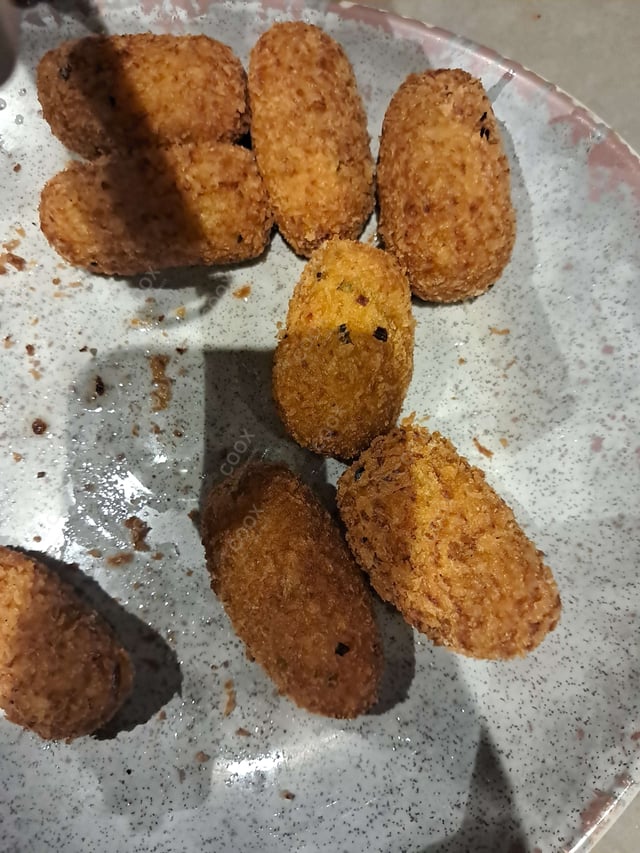 Delicious Veg Cutlets prepared by COOX